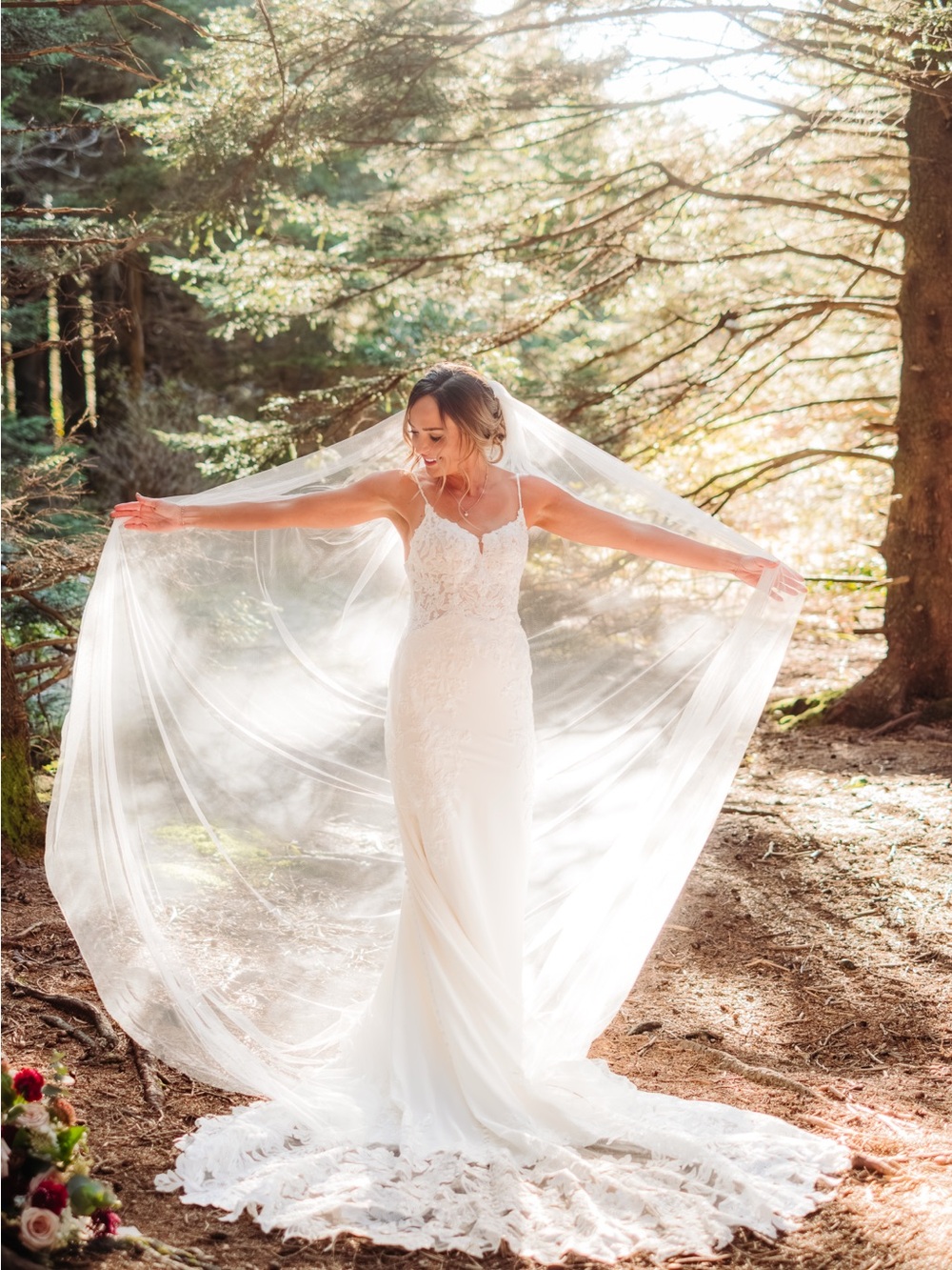Essense of Australia Size 6 Lace Wedding Dress Bridal Gown